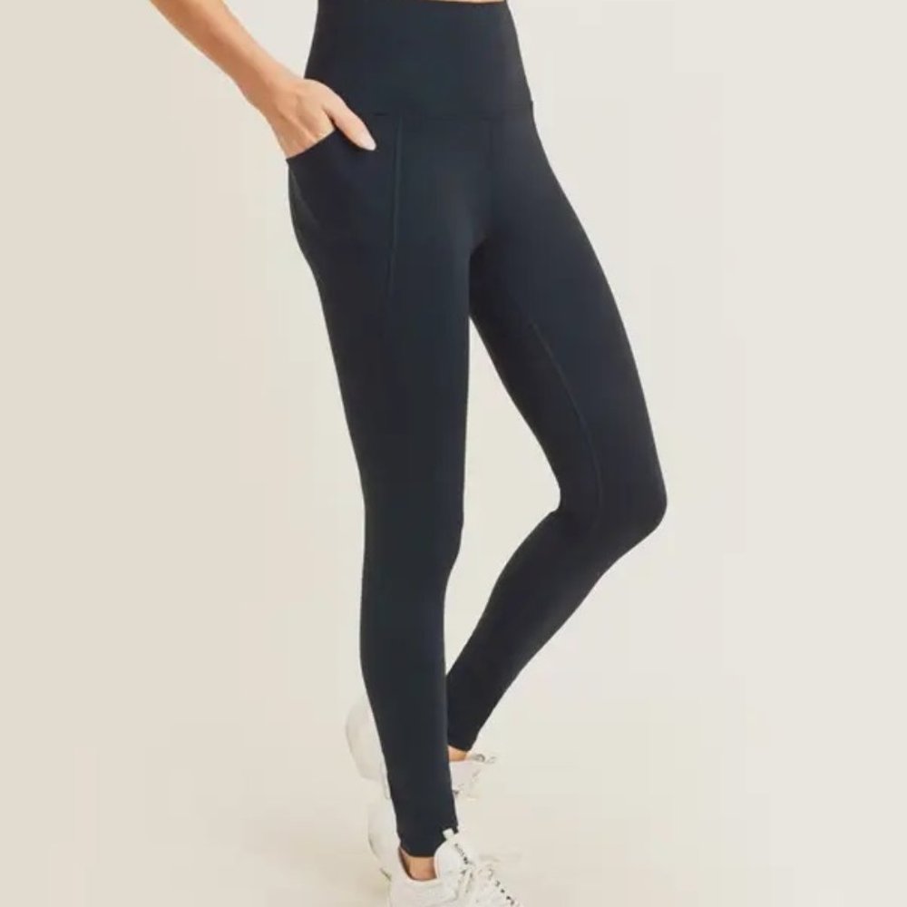 Mono B Black Leggings w Pocket NWT